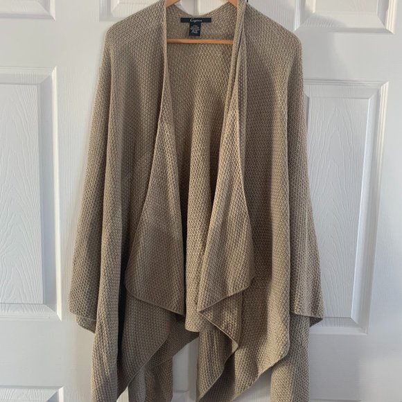 Beautiful Cejon Minimalist Poncho - Picture 1 of 11